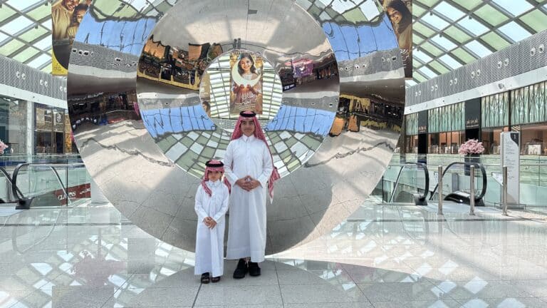 “Lights Out, Change On!” – Qatari kids takeover doha festival city’s control room to dim mall lights for earth hour